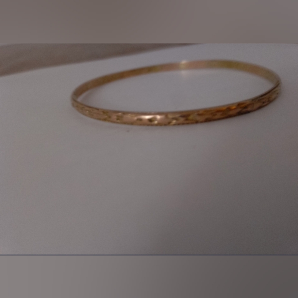 10k gold Vintage bangle 7 cm diametre